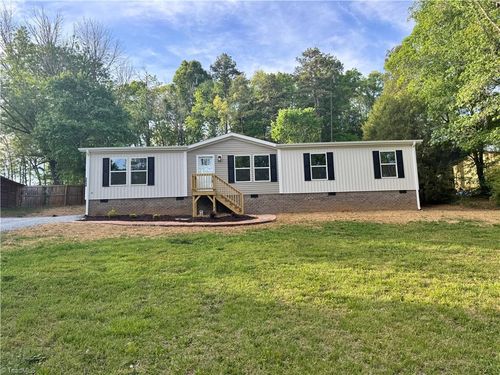 5640 Plantation Dr, Trinity, NC, 27370-7123 | Card Image