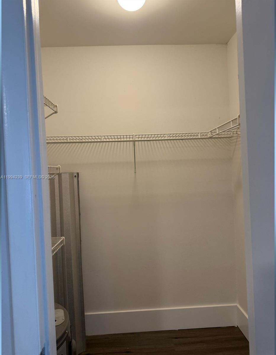 Residential Lease in Hollywood 5