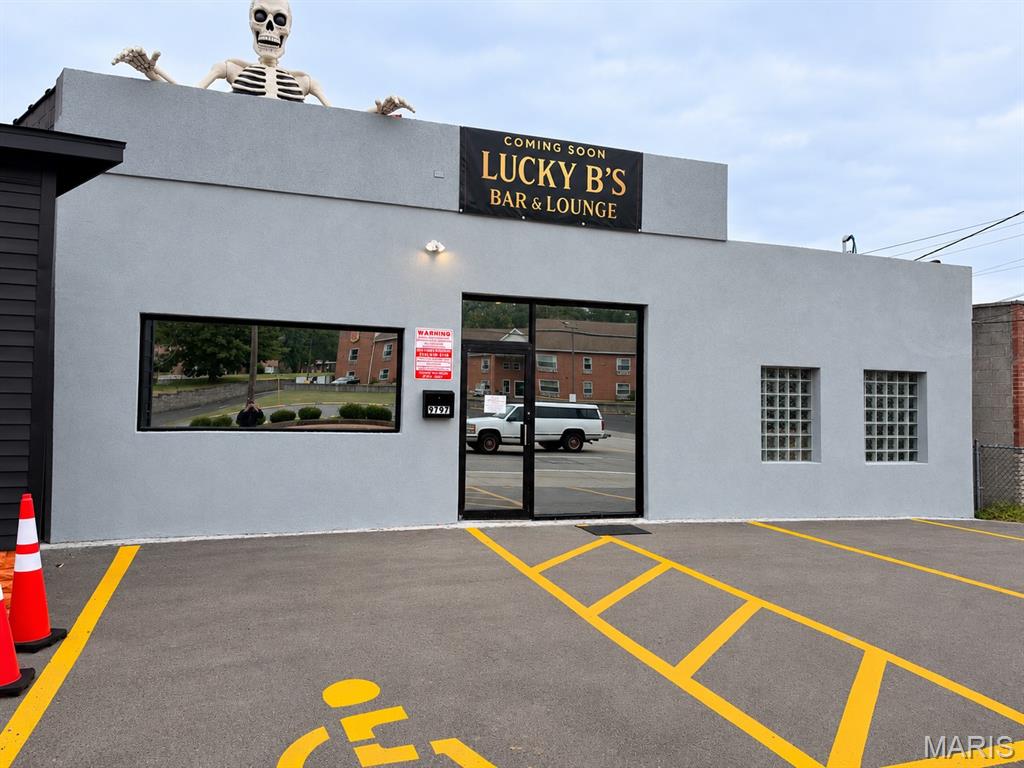 9797 Saint Charles Rock Rd, Saint Louis, MO 63114