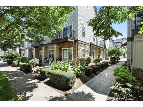 202-10805 Ne Red Wing Way, Hillsboro, OR, 97006-3447 | Card Image