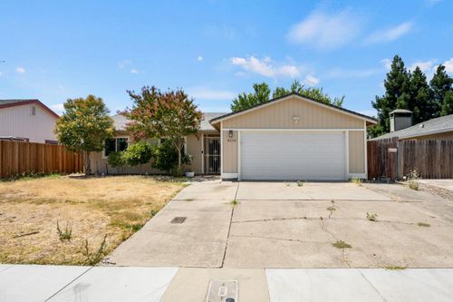 8216 Essen Way, Sacramento, CA, 95823 | Card Image