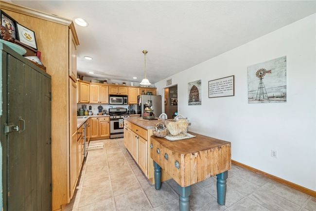 718 Filbert Heights Rd, House other with 3 bedrooms, 2 bathrooms and 2 parking in New Salem PA | Image 15