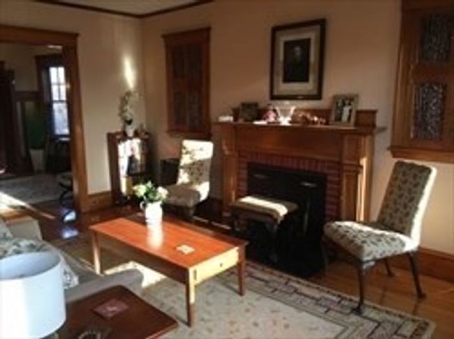 2 - 141 Winsor Ave, Condo with 2 bedrooms, 1 bathrooms and 2 parking in Watertown MA | Image 4