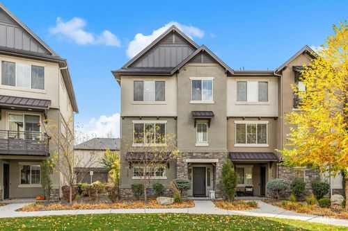 3320 E Front Runner Ln, Boise, ID, 83716-7057 | Card Image