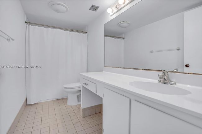 APT-306 - 2206 S Cypress Bend Dr, Condo with 2 bedrooms, 2 bathrooms and null parking in Pompano Beach FL | Image 13