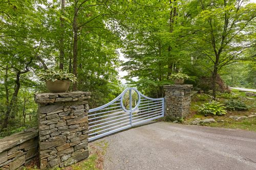 4594 Dillard Rd, Highlands, NC, 28741-6562 | Card Image