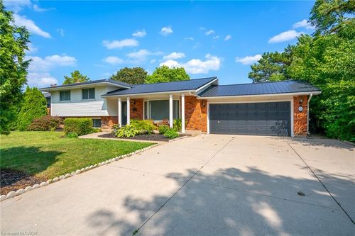 6 Garrison Village Drive, Niagara on the Lake, ON, L0S1J0 | Card Image