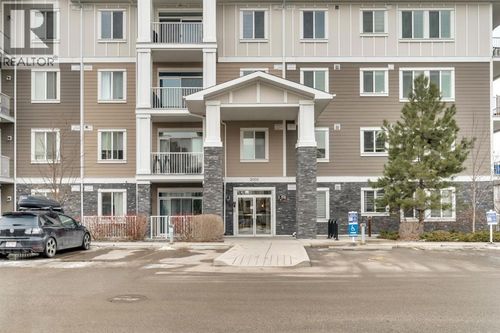 522 Cranford Dr Se, Calgary, AB, T3M2L7 | Card Image
