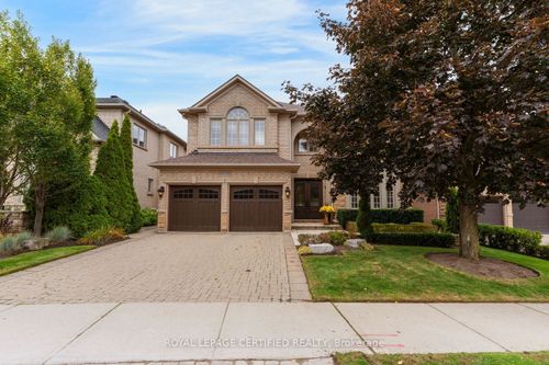 2479 Bon Echo Dr, Oakville, ON, L6H7R1 | Card Image