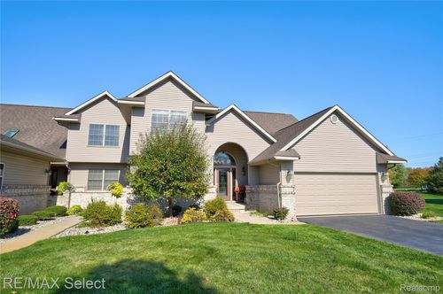 2379 Crossings Cir, Davison, MI, 48423-8659 | Card Image