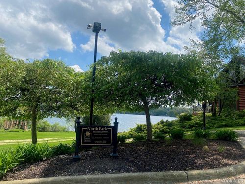 Unit 23 Pine Creek Bluffs Rexford Court, Hamburg Township, MI, 48116 | Card Image