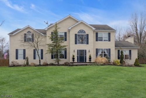 81 Ridge Rd, Hackettstown, NJ, 07840-4603 | Card Image