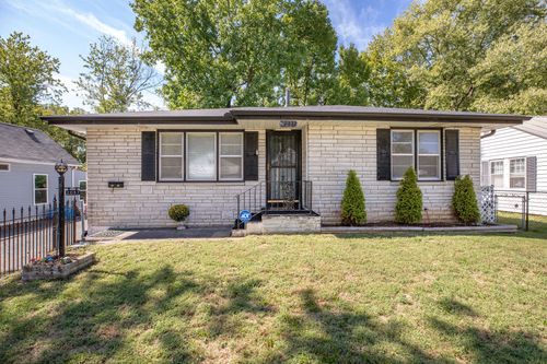 2037 N Weller Ave, Springfield, MO, 65803-4028 | Card Image