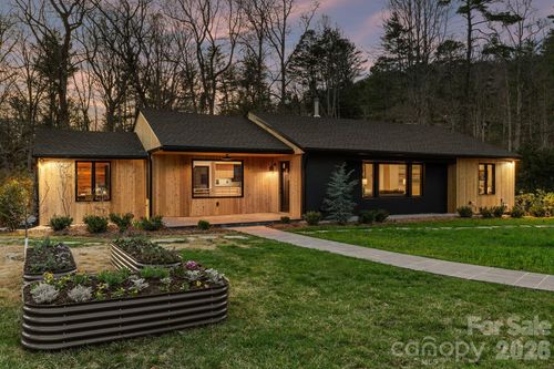 330 Windsor Rd, Asheville, NC, 28804-1523 | Card Image