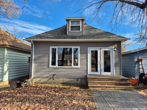 515 Beckwell Ave, Radville, SK, S0C | Card Image