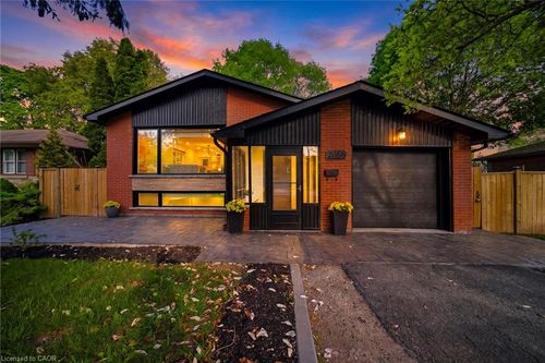 2066 Rebecca St, Oakville, ON, L6L2A2 | Card Image