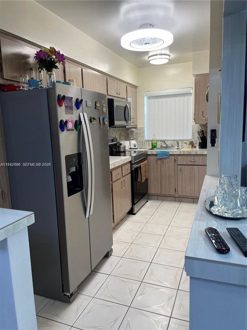apt-23b-181 Ne 14th Ave, Hallandale Beach, FL, 33009-7403 | Card Image