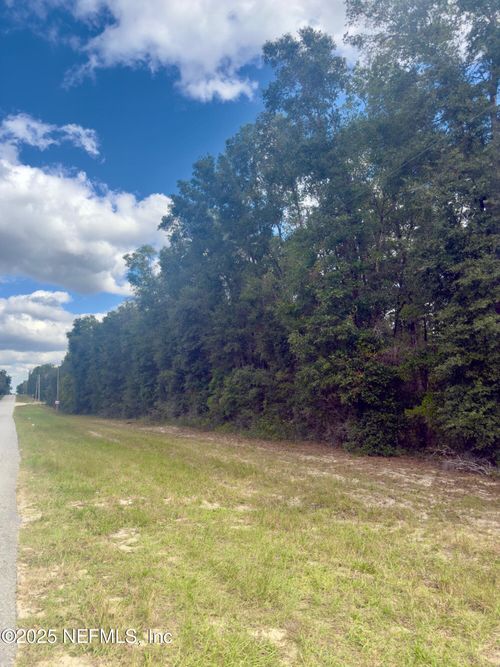 100 Bradford St, Hawthorne, FL, 32640-4355 | Card Image