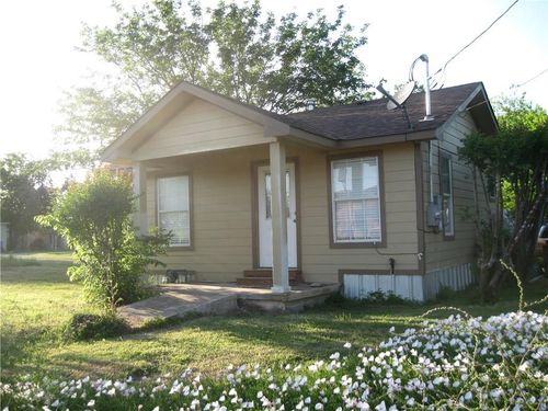 801 E Martin Luther King Jr Blvd, Taylor, TX, 76574-4450 | Card Image