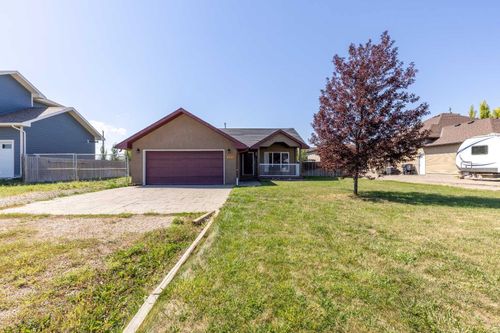 237 6 St, Stirling, AB, T0K2E0 | Card Image
