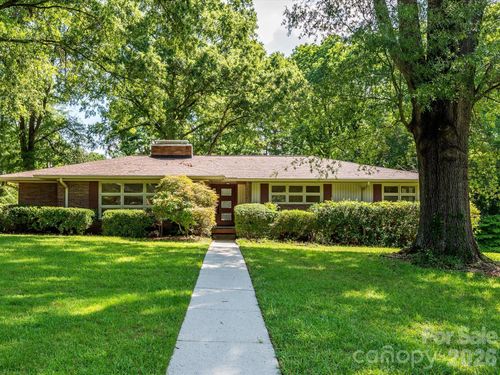 688 Grandview Dr Ne, Concord, NC, 28025-3158 | Card Image