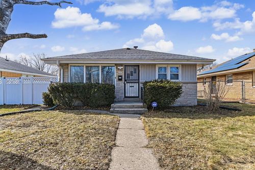6045 W Lincoln Creek Drive, MILWAUKEE, WI, 53218 | Card Image