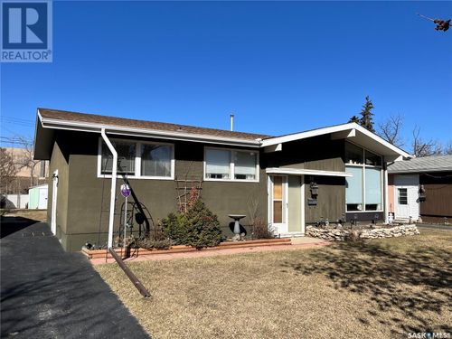 30 Spinks Dr, Saskatoon, SK, S7H3W8 | Card Image