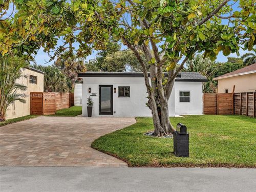 107 Central Ave, Delray Beach, FL, 33483-3433 | Card Image