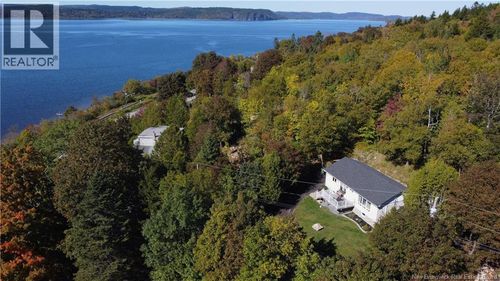 15 Hazen Ave, Rothesay, NB, E2H1N9 | Card Image