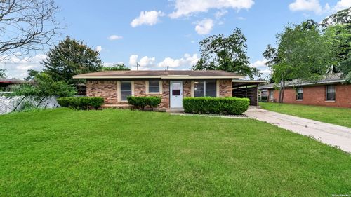 218 E Villaret Blvd, San Antonio, TX, 78221-4037 | Card Image