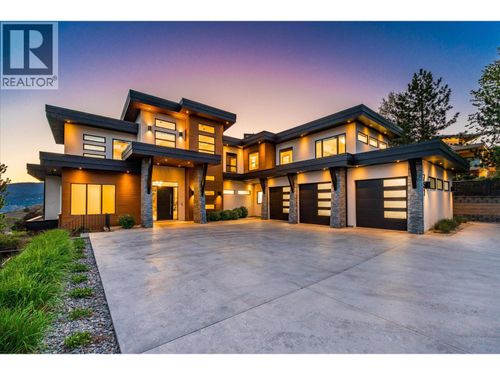 752 Highpointe Pl, Kelowna, BC, V1V2Y3 | Card Image