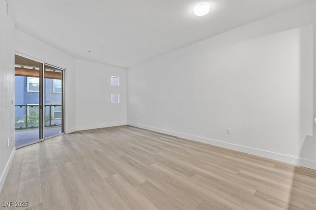 Huge living​​‌​​​​‌​​‌‌​‌‌​​​‌‌​​‌‌​‌​​​​​‌ space. | Image 8