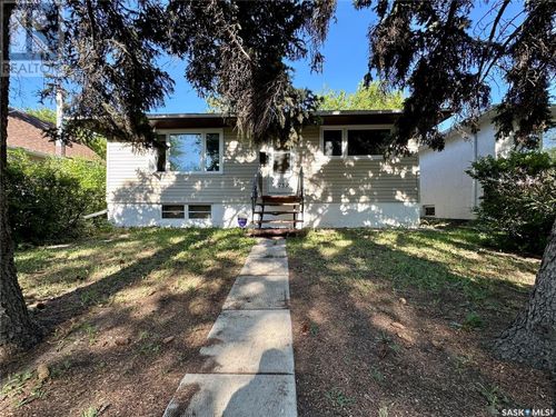739 Princess St, Regina, SK, S4T3X8 | Card Image