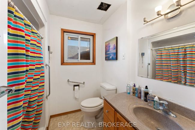 3454 Round Lake Road, House other with 3 bedrooms, 1 bathrooms and 8 parking in South Frontenac ON | Image 8