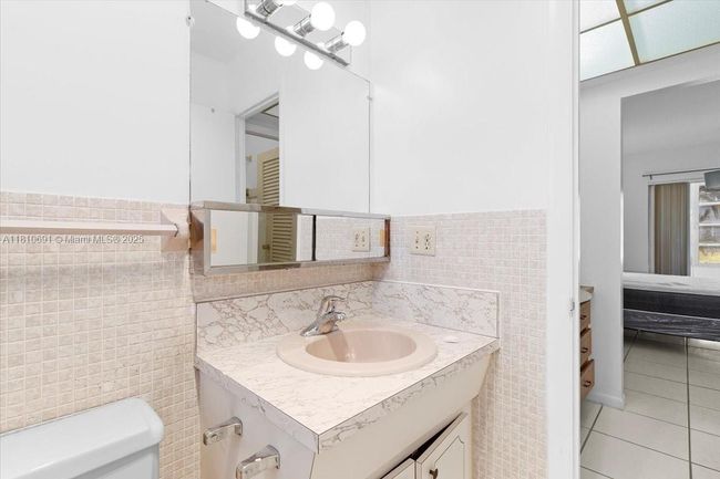 APT-109 - 2200 Park Ln, Condo with 1 bedrooms, 2 bathrooms and null parking in Hollywood FL | Image 17