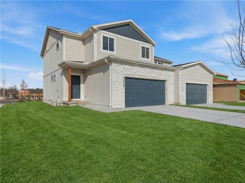 15558 E 47th Ter, Kansas City, MO, 64136-1349 | Card Image