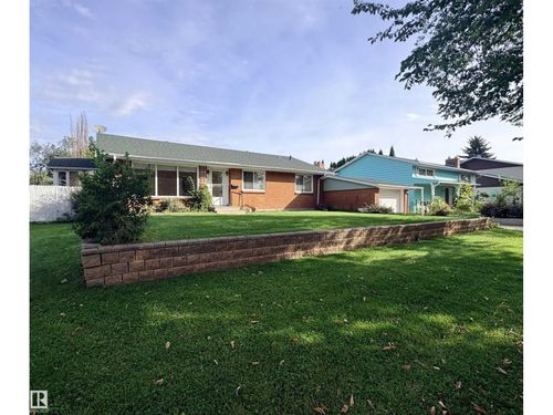 3834 110 Ave Nw, Edmonton, AB, T5W0H7 | Card Image