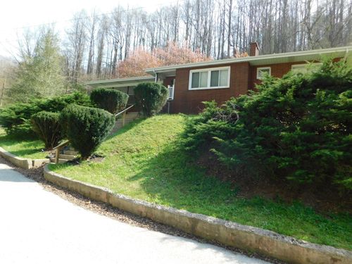 116 Wolf Hollow Rd, Baxter, KY, 40806-8365 | Card Image