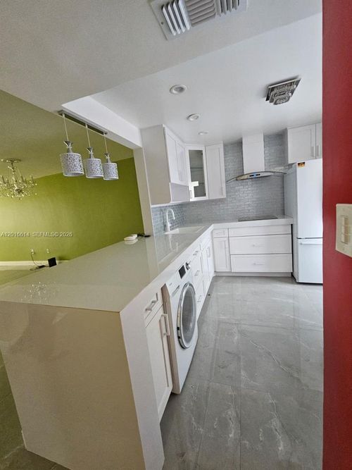 f103-1301 Ne 191st St, Miami, FL, 33179-6101 | Card Image