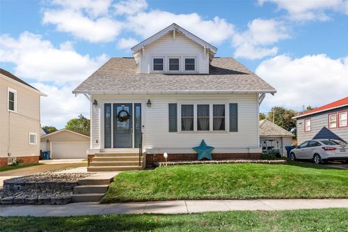 717 N Maple St, Monticello, IA, 52310-1038 | Card Image