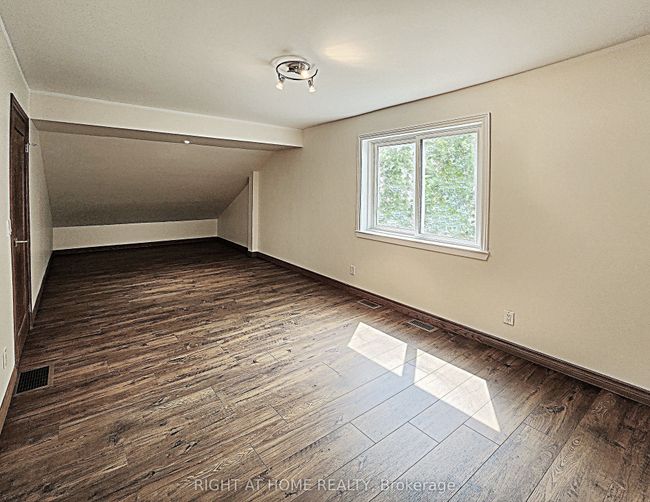 2384 Champlain Rd, House other with 3 bedrooms, 2 bathrooms and 6 parking in Tiny ON | Image 8