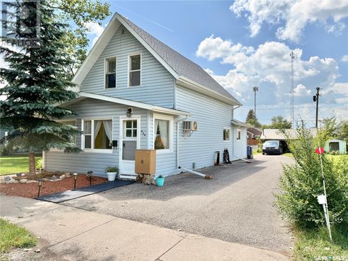 220 Douglass St, Outlook, SK, S0L2N0 | Card Image