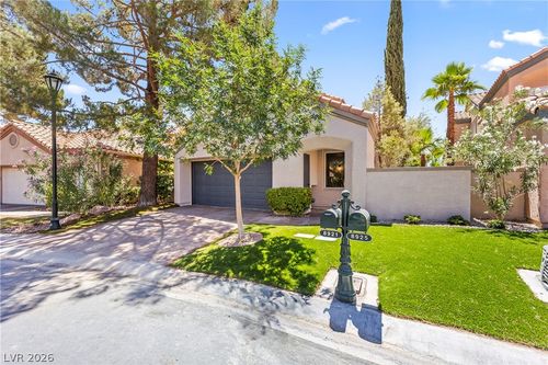 8921 Diamond Falls Dr, Las Vegas, NV, 89117-5701 | Card Image