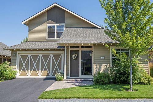 250 Split Rail Ln, Redmond, OR, 97756-7483 | Card Image