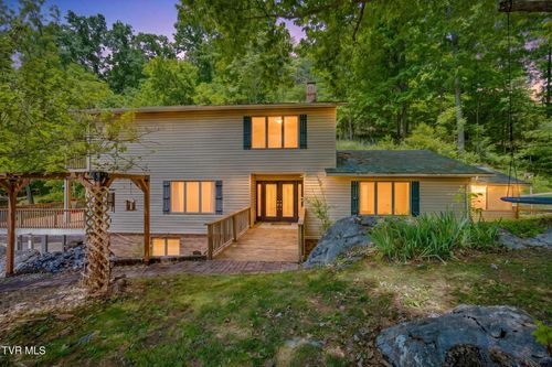 1656 Fall Creek Rd, Kingsport, TN, 37664-5104 | Card Image
