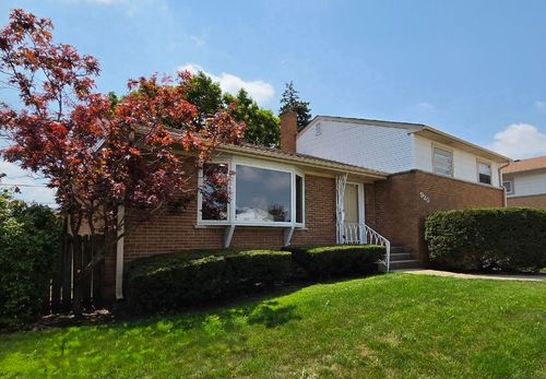 920 Park Dr, Melrose Park, IL, 60160-2231 | Card Image