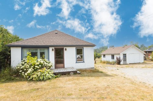 221 Pleasant Point Rd, Kawartha Lakes, ON, K9V4R6 | Card Image
