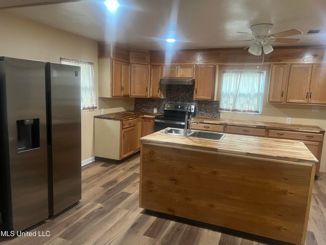 KITCHEN | Image 8