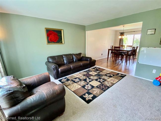 14 x 13 Living Room | Image 9