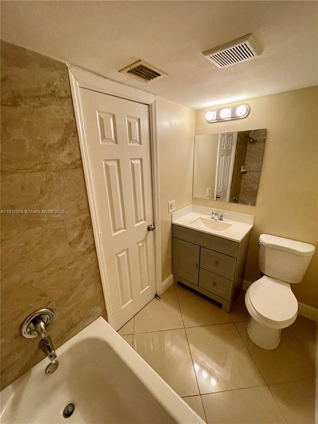 APT-3 - 251 Se 6 Th Ave, Condo with 1 bedrooms, 2 bathrooms and null parking in Pompano Beach FL | Image 13